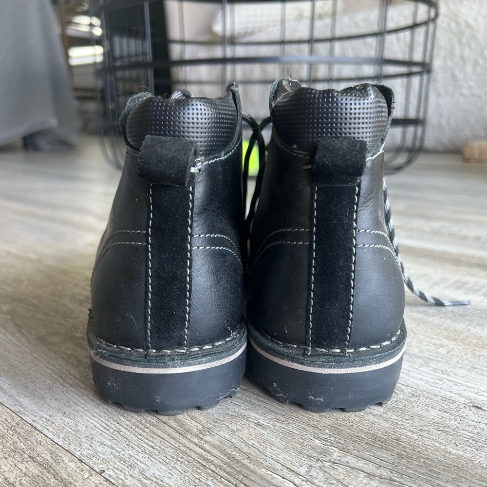 Steve Madden Men’s Black Leather Chukka Boots - Picture 10 of 11